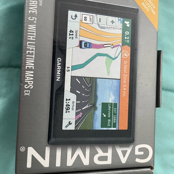 Garmin GPS Car Navigation New and unopened - Picture 4 of 4